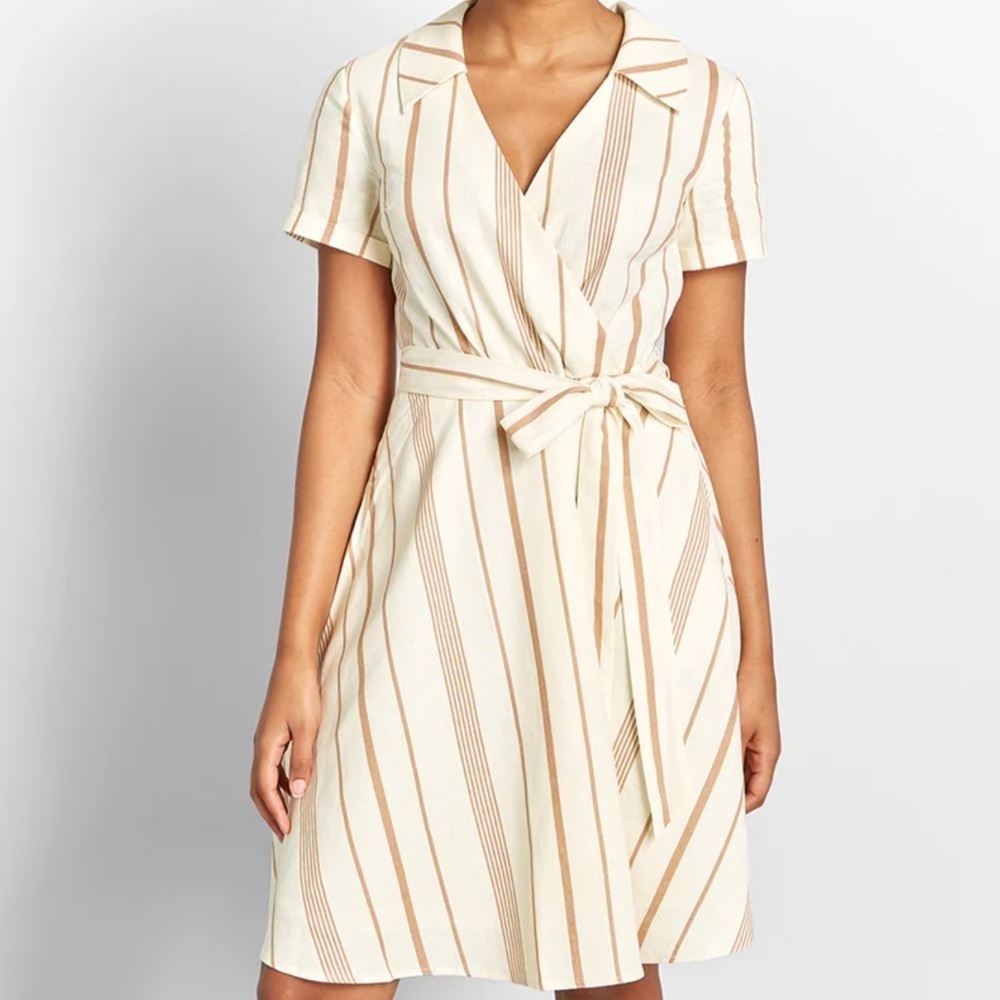 ModCloth Sweet Surprise Faux Wrap Dress Size 6